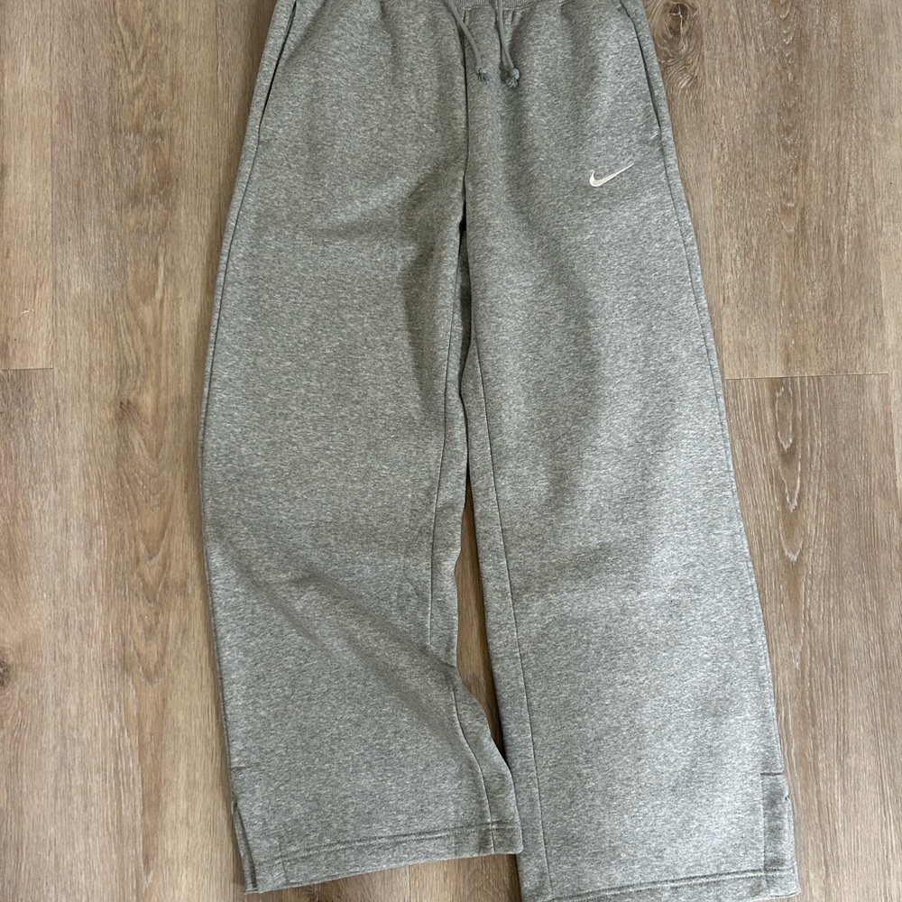 Women's Nike Heather Gray Wide leg Sweatpants Relaxed